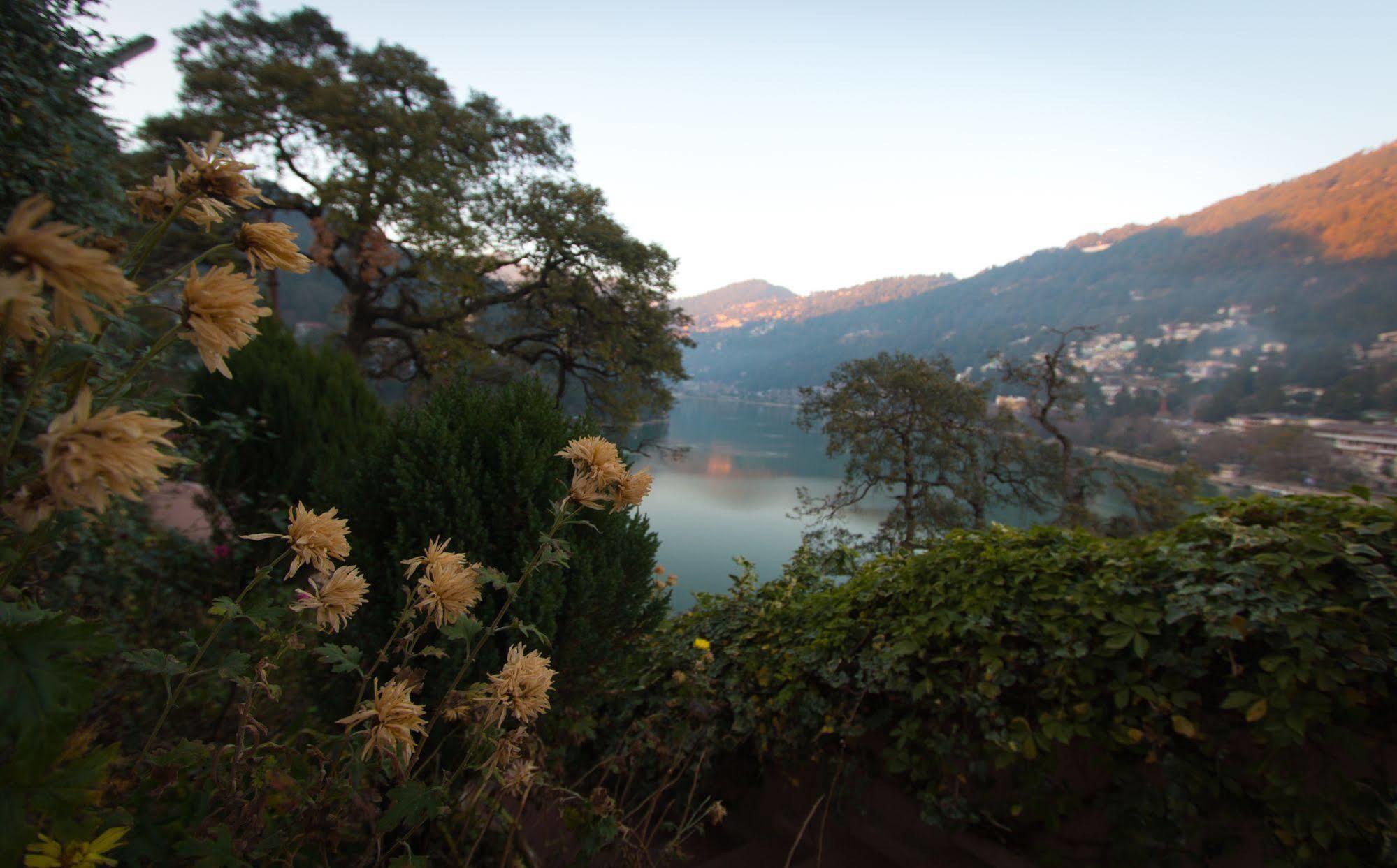 Himalaya Hotel Nainital Buitenkant foto